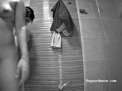 Bruinharig, Fetisj, Hardcore, Lesbisch, Likken, Douche, Tatoeage, Webcamera