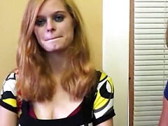 Tussi, Braunhaarige, Spermaladung, Zierlich, Arsch lecken, Rasiert, Flotter dreier, Spielzeuge