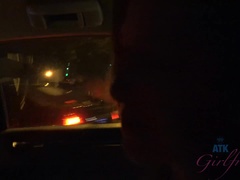 Sucer une bite, Brunette brune, Poilue, Piercing, Jupe, Fumer, Nénés, Vibromasseur