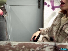 Grote mammen, Lul, Europees, Sperma in gezicht, Natuurlijke tieten, Buiten, Openbaar, Roodharige vrouw