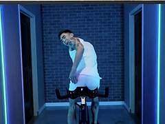 Arschlecken, Grosser schwanz, Blasen, Hundestellung, Schwul, Sporthalle, Handjob, Pornostars
