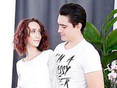 Grosser schwanz, Braunhaarige, Hundestellung, Zierlich, Rasiert, Kurzes haar, Jungendliche (18+), Titten