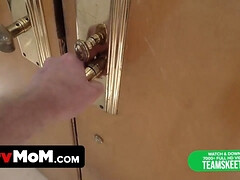 Grosser arsch, Grosse titten, Blasen, Kondom, Hundestellung, Hd, Pov, Stiefmutter