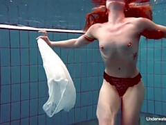 Nana, Gros seins, Brunette brune, Fétiche, Piscine, Russe, Adolescente, Sous marin