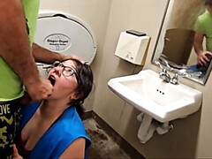 素人, アメリカ人, アジア人, デカパイ, フェラチオ, 口内発射, ティーン, ユニフォーム