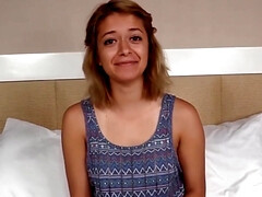 Nana, Grosse bite, Sucer une bite, Gode, En levrette, Chatte, Nénés, Mouillée