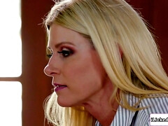 18 jahre, Gesichtssitzen, Behaart, Hardcore, Milf, Stiefmutter, Jungendliche (18+), Flotter dreier