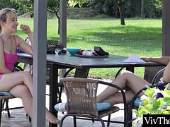 Nana, Fétiche, Petite amie, Fille latino, Lesbienne, Léchez, Mère que j'aimerais baiser, De plein air