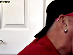 Gloryhole DILF spoils BFs cock in private closeup video