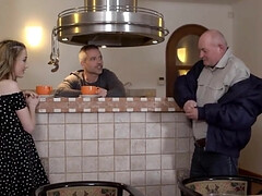 Блондинки, Застукали, Пальцем, Лизание, Мастурбация, Киски, Бритые, Сиськи