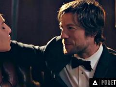 Grosser schwanz, Blasen, Fetisch, Handjob, Realität, Rasiert, Titten