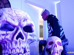 Arsch, Tussi, Grosser schwanz, Grosse titten, Oma, Hardcore, Muschi, Flotter dreier