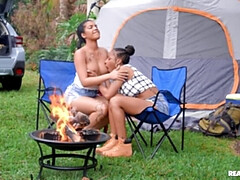 Braunhaarige, Schwarz, Hd, Lesbisch, Im freien, Tätowierung