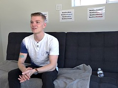 Amateur, Grosse bite, Homosexuelle, Masturbation, Rasée, Solo, Tatouage, Adolescente