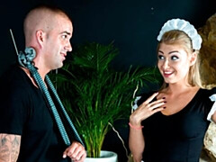 Grote lul, Grote mammen, Blond, Pijpbeurt, Hondjeshouding, Flexibiel, Mager, Tiener