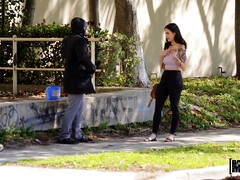 Américain, Cul, Branlette thaïlandaise, Embrassement, Léchez, De plein air, Public, Chatte