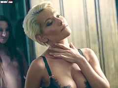 Anal, Brunette brune, Hongroise, Lesbienne, Masturbation, Petite femme, Russe, Nénés