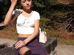 美女, 茶髪の, 指いじり, 露出狂, オナニー, 公共, 赤毛, ティーン