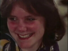 アジア人, 中出し, 黒人, 下着, 赤毛, 生徒, 三人, ヴィンテージ