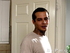 In den arsch, Grosser schwanz, Bisexuell, Braunhaarige, Handjob, Ehemann, Mann mann frau, Flotter dreier