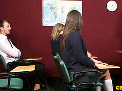 Europäisch, Weibliche domination, Handjob, Herrin, Ablutschen, Flotter dreier, Spanner