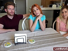 Mamada, Juegos, Pequeña, Pelirrojo, Flaco, Desnudarse, Trio, Tetas