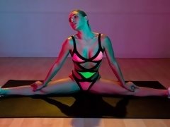 Arsch, Fingern, Lesbisch, Masturbation, Muschi, Rasiert, Entkleiden, Jungendliche (18+)