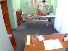 Sucer une bite, Éjaculation interne, Médecin, En levrette, Infirmière, Bureau, Chatte, Voyeur