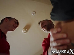 Минет, Милф, Мамочка, Реалити, Тощие, Чулки, Втроем, Сиськи