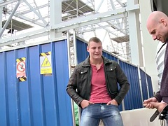 Leie, Blasen, Schwul, Handjob, Hardcore, Muskel, Im freien, Öffentlich