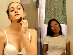 Leie, Asiatisch, Hinter den kulissen, Blondine, Paar, Japanische massage, Dürr, Spielzeuge