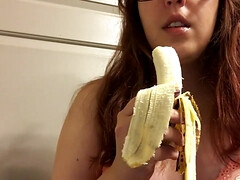 Amateur, Brunette brune, Gorge profonde, Queue, Fétiche, Hd, Naturelle, Solo