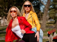 Arsch, Blasen, Hundestellung, Handjob, Küssen, Jungendliche (18+), Titten, Spielzeuge