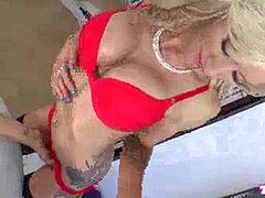 tranny honey loves threeway penetrating
