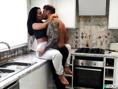 Leie, In den arsch, Arsch, Blasen, Freundin, Selbstgemacht, Küche, Ablutschen