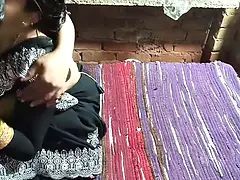 18 ans, Bisexuelle, Couple, Petite amie, Femme au foyer, Indienne, Embrassement, Ados anal