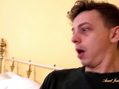 Enthousiasteling, Grote kont, Grote mammen, Bruinharig, Rondborstig, Huisgemaakt, Rijpe lesbienne, Moeder