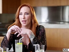 Gros seins, En levrette, Doigter, Hd, Léchez, Nue, Chatte, Suçant