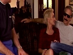 Gros seins, Blonde, Sucer une bite, Mère que j'aimerais baiser, Plan cul à trois