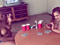 Lécher le cul, Belle grosse femme bgf, Noire, Interracial, Lesbienne, Mère que j'aimerais baiser, Echangistes, Plan cul à trois