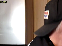 Glory home amateur date with a DILF who knows how to suck cock