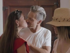 Arsch, Blasen, Braunhaarige, Auto, Natürlichen titten, Pov, Kurzes haar, Titten