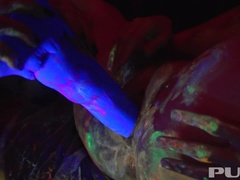 Grosse titten, Braunhaarige, Spermaladung, Piercing, Pov, Tätowierung, Flotter dreier, Spielzeuge