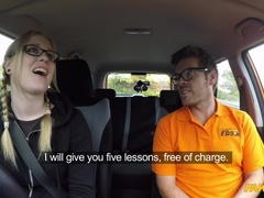 Enthousiasteling, Auto, Sperma, Hondjeshouding, Vingeren, Handbeurt, Buiten, Kut duiken