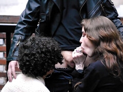 Anal, Sucer une bite, En levrette, Doigter, Hd, Rasée, Plan cul à trois, Nénés