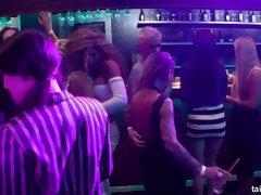 Aangekleed, Dansen, Pop, Hardcore, Lesbisch, Kut duiken, Swinger, Nat