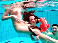 お尻, 茶髪の, フェティッシュ, 彼女, ロシア人, 三人, オッパイの, 水中