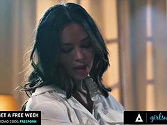 Chica, Morena, Penetracion con dedos, Sexo duro, Besar, Lesbiana, Realidad, Tetas