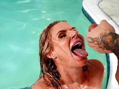 Grosser arsch, Grosse titten, Blondine, Blasen, Hundestellung, Hd, Milf, Muschi