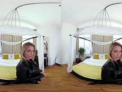 Lieveling, Grote mammen, Blond, Rondborstig, Fetisj, Natuurlijke tieten, Alleen, Tieten likken